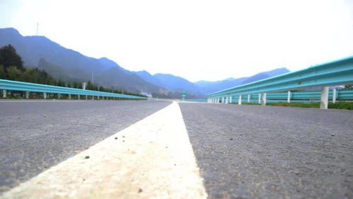 今日凌晨零時,凱里環(huán)城高速公路北段正式開通運行