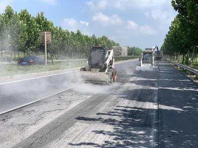 云夢(mèng)公路養(yǎng)護(hù)提質(zhì)榮獲全省"紅旗"單位