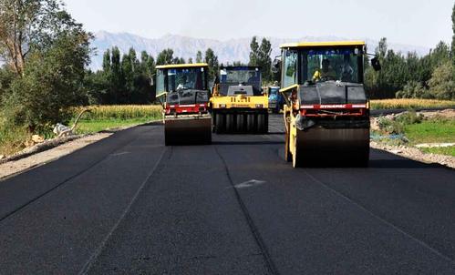 公路路面工程攤鋪技術以及如何控制攤鋪質(zhì)量