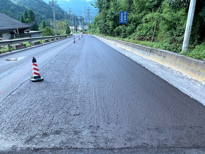 【我為群眾辦實事】 鶴峰:路面養(yǎng)護新技術打造文明示范公路 提升群眾滿意度